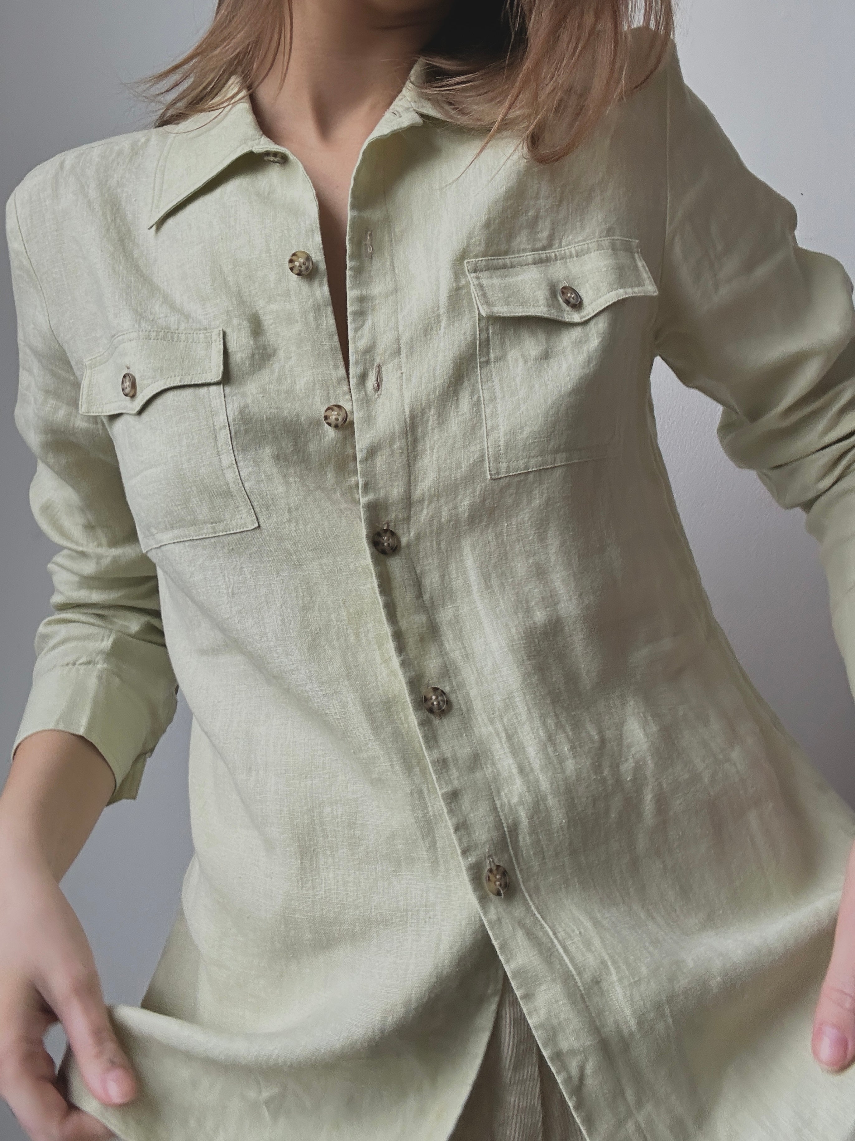LINEN BUTTON UP