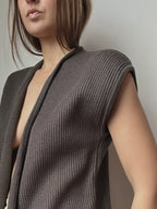 WOOL SLEEVELESS KNIT