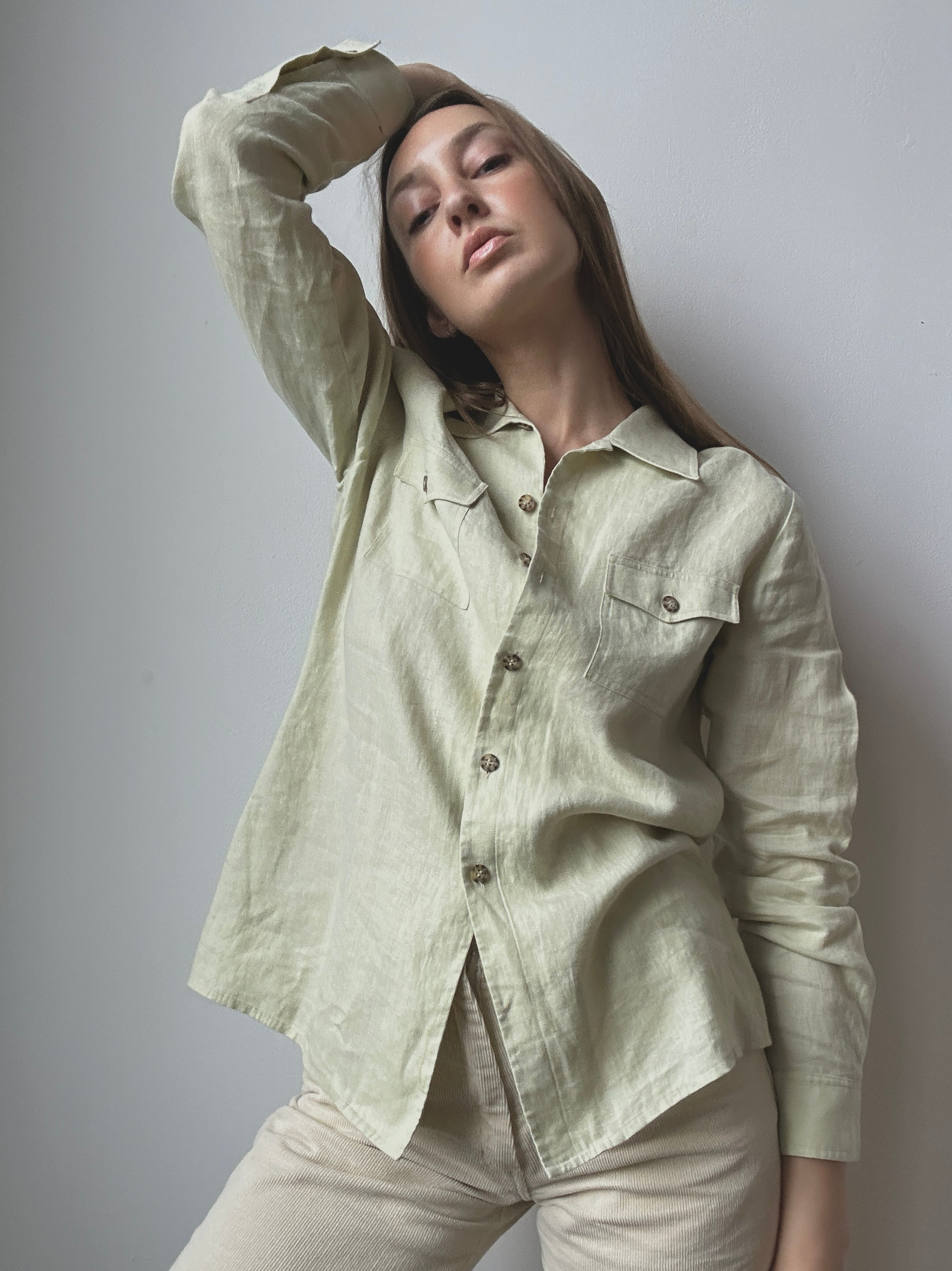 LINEN BUTTON UP