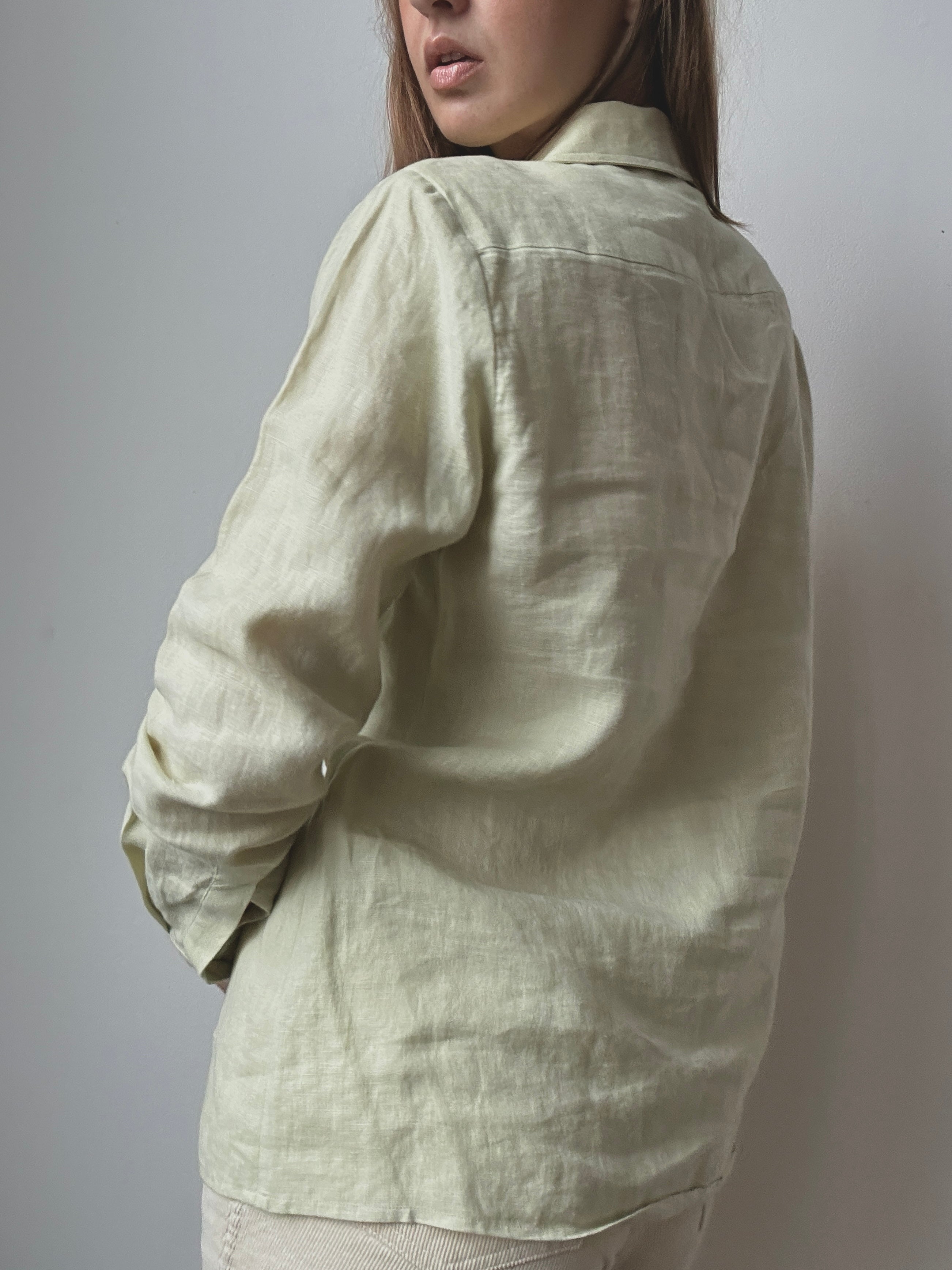 LINEN BUTTON UP