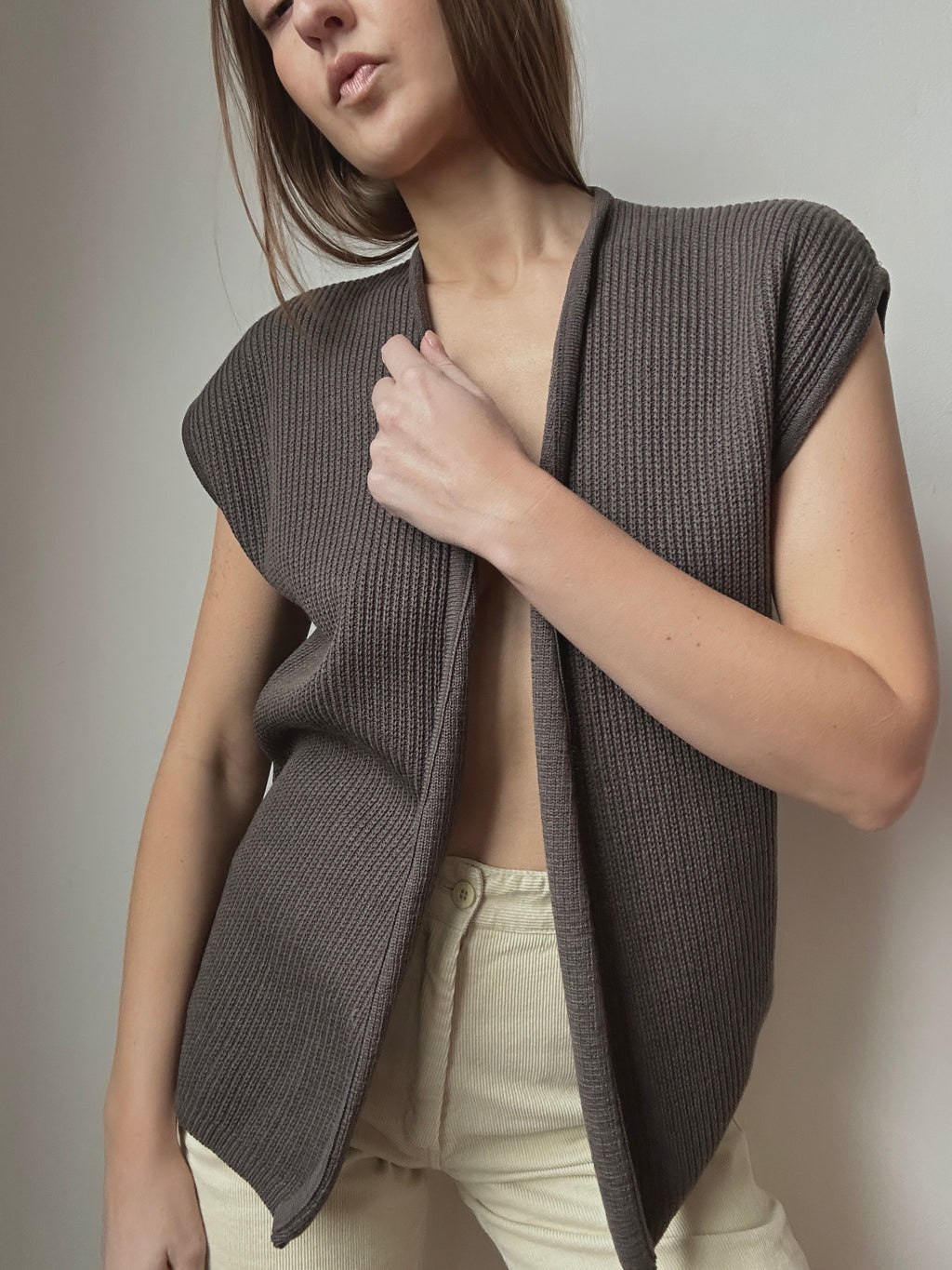 WOOL SLEEVELESS KNIT