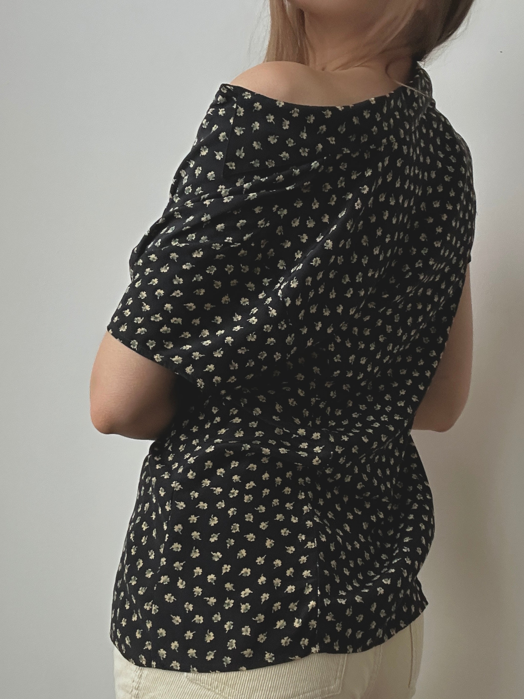 SILK FLORAL BUTTON UP