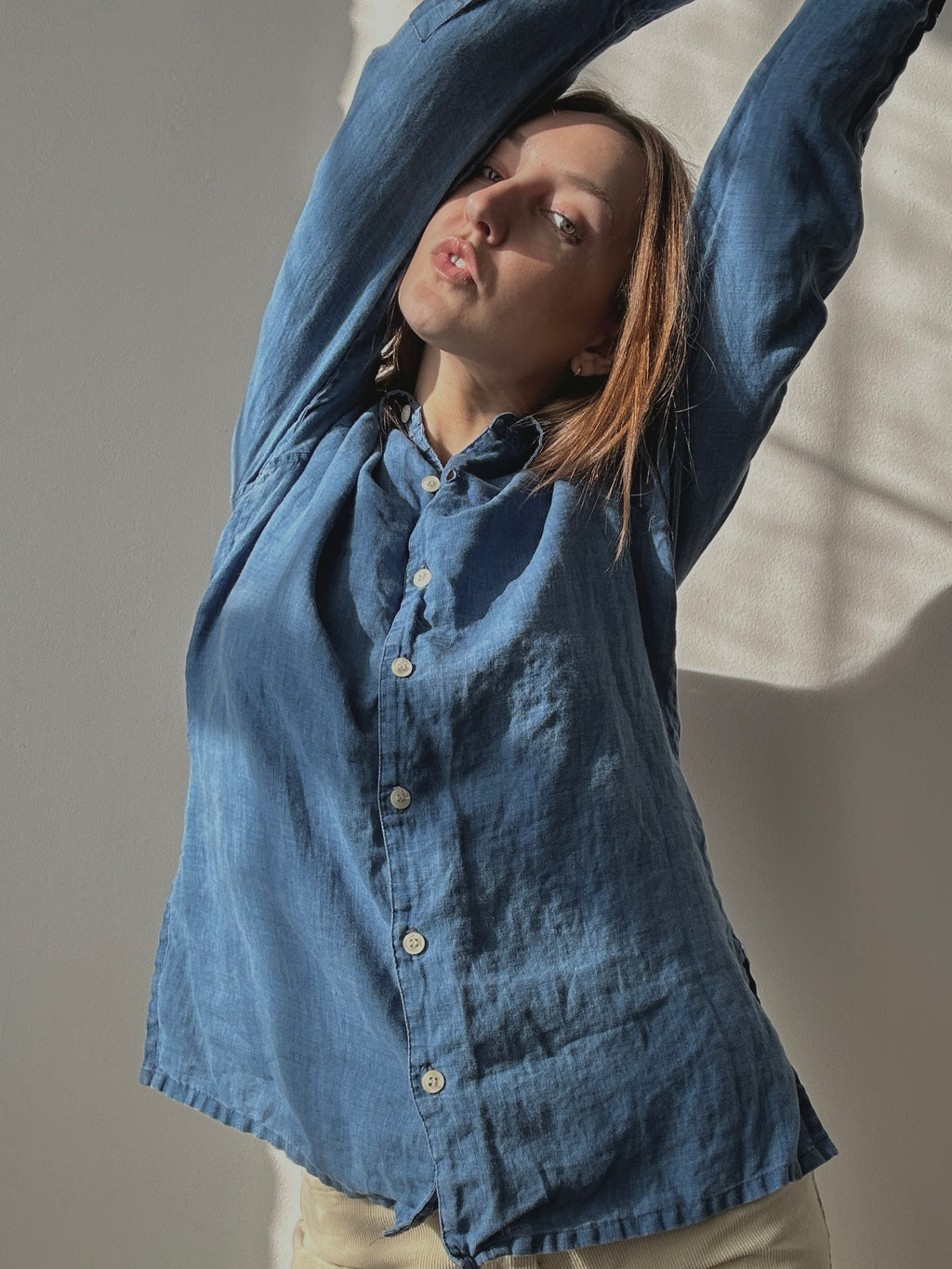 LIGHTWEIGHT LINEN BUTTON UP