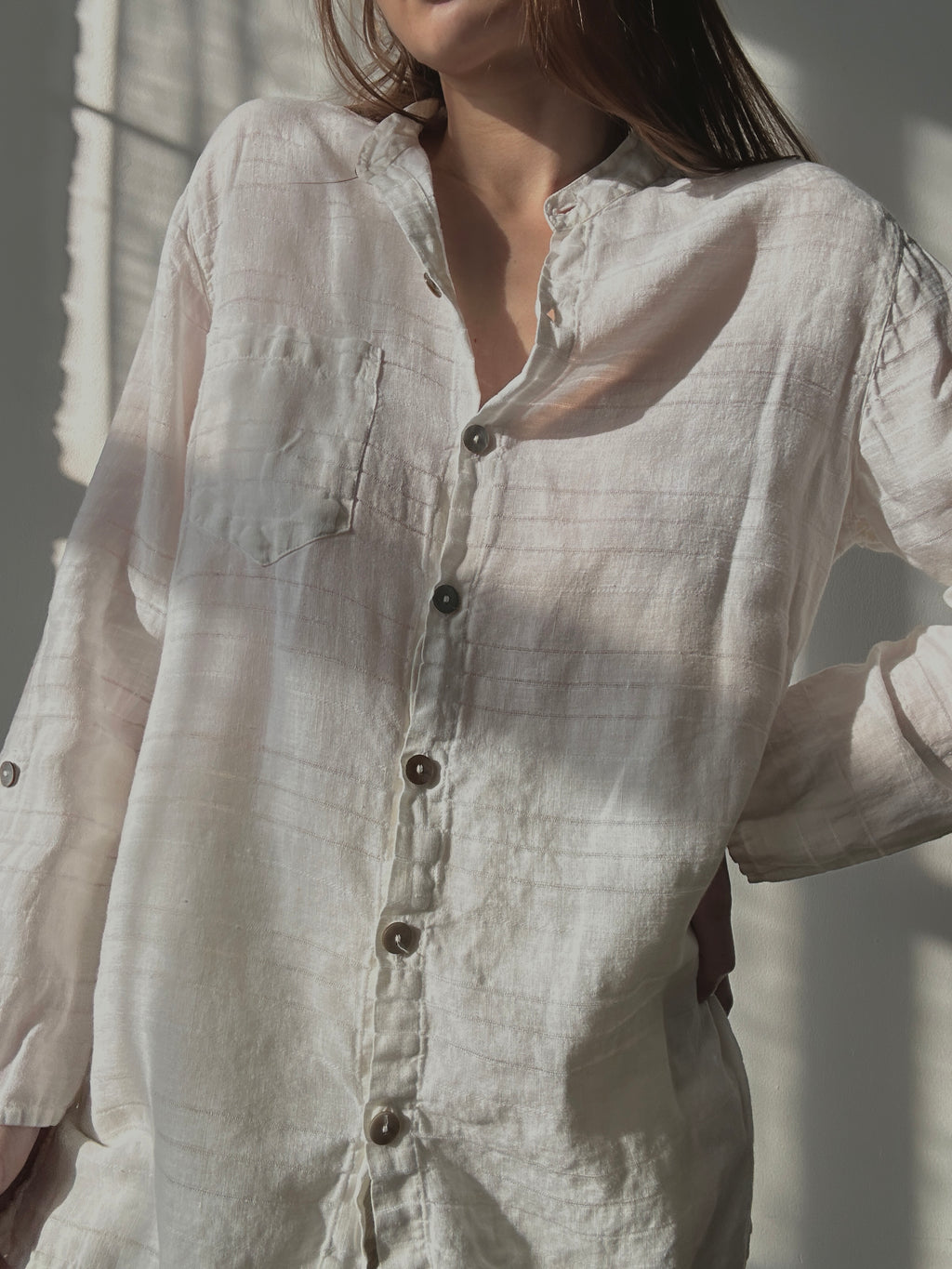 LINEN BUTTON UP