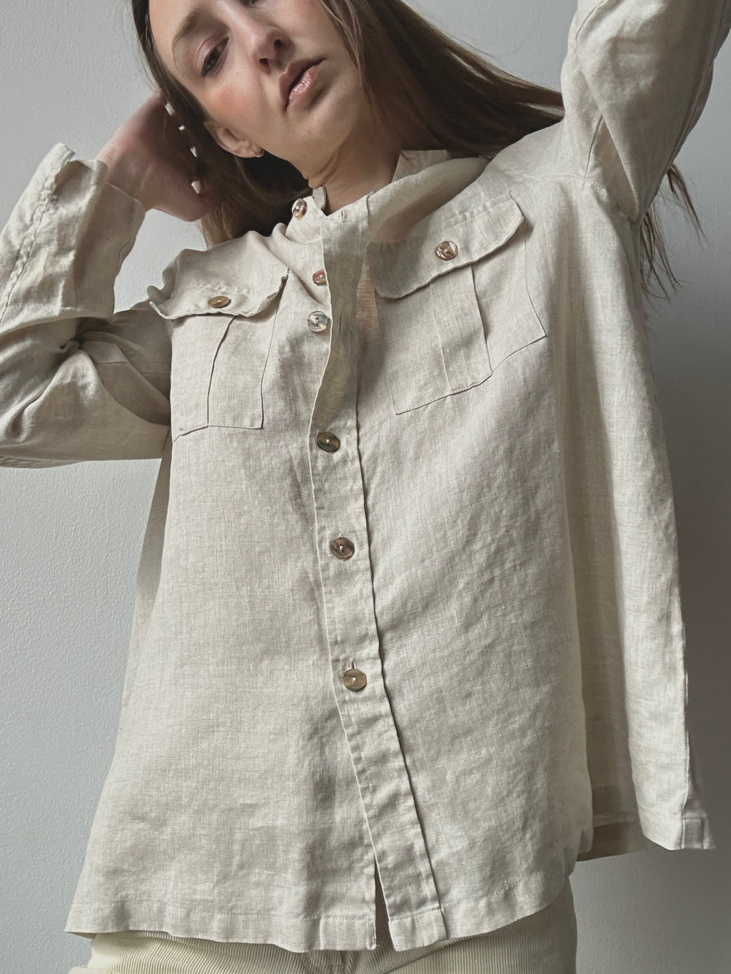 LINEN BUTTON UP